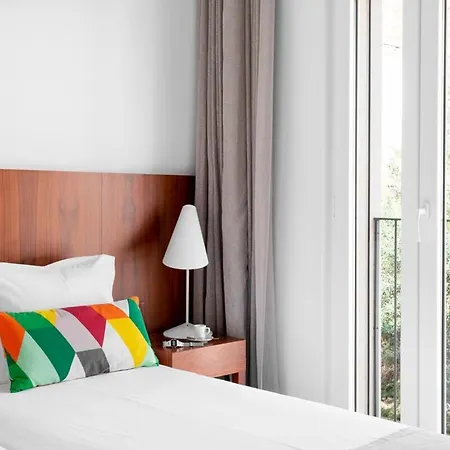 Guestready - Flat W/ Garage Near S. Jorge Castle 公寓