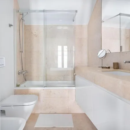 Daire Guestready - Flat W/ Garage Near S. Jorge Castle