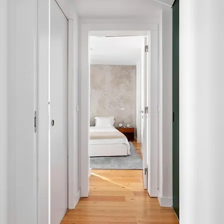 Joivy 2-br Flat With Garage Near Castelo De S Jorge *