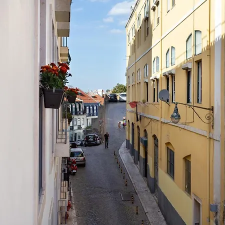 Joivy 2-br Flat With Garage Near Castelo De S Jorge Apartment *