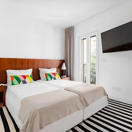 Appartement Guestready - Flat W/ Garage Near S. Jorge Castle *