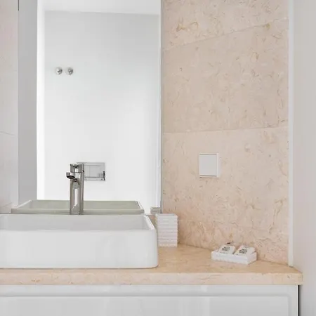 Guestready - Flat W/ Garage Near S. Jorge Castle Appartement Lissabon
